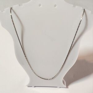 Elegant Simple Silver Necklace